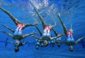2026世界杯104场赛程-莱万现身湖人主场引热议，领先被疑，赛况成谜
